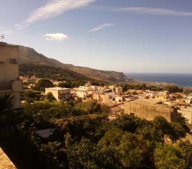 Casa indipendente in vendita a Valderice, Frazione Lido Valderice, Via Leonardo da Vinci 23