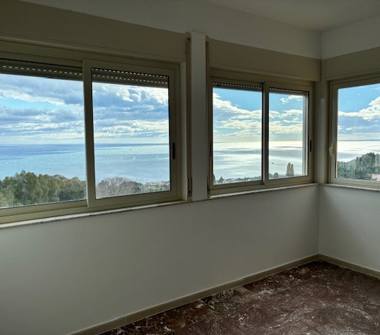 Trilocale in vendita a Aci Castello, Frazione Ficarazzi