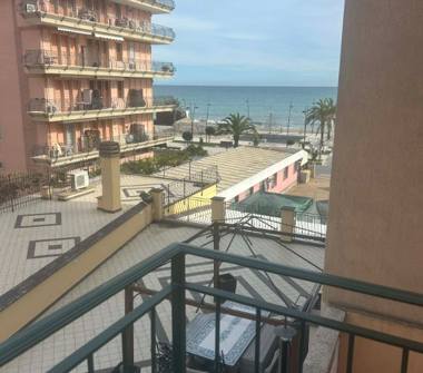 Bilocale in vendita a Ceriale (Savona), Via Roma 47