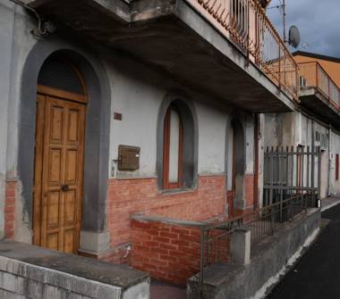 Altro in vendita a Motta Camastra (Messina), Via Nazionale 36