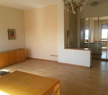 Trilocale in affitto a Gallarate (Varese), Via G. Pascoli 1