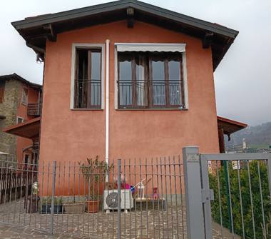 Quadrilocale in vendita a Pontida (Bergamo), Via Cellini 248