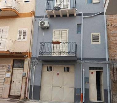 Casa indipendente in vendita a Favara (Agrigento), Via Giacomo Puccini 78