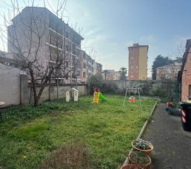 Casa indipendente in vendita a Novara, Zona San Martino