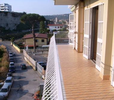 Quadrilocale in vendita a Napoli, Zona Pianura, Via Nuova Angogna 57