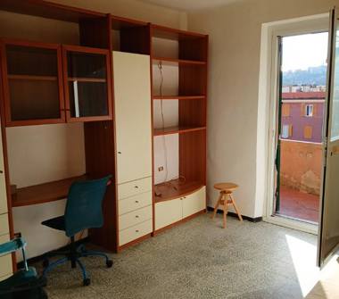 Trilocale in affitto a Genova, Zona Certosa