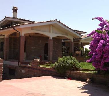 Casa indipendente in affitto a Cerveteri, Frazione Marina Di Cerveteri, Via Casali di Zambra 10