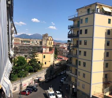 Appartamento in vendita a Napoli, Zona Materdei