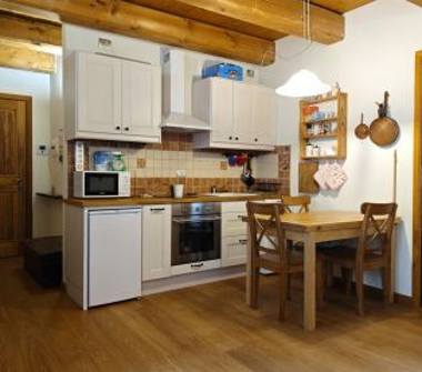 Affitto Appartamento Vacanze a Cesana Torinese (Torino), Via Roma 33