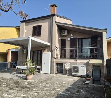 Villetta a schiera in vendita a Castelvetro Piacentino (Piacenza), Via Gian Lorenzo Bernini 9