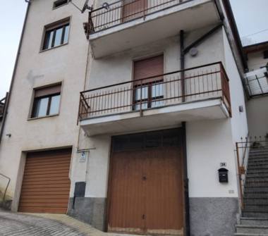 Casa indipendente in vendita a Leffe (Bergamo), Via Stelvio 24