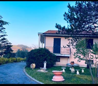 Villa in vendita a Pesaro, Frazione La Siligata, Strada del Boncio 97