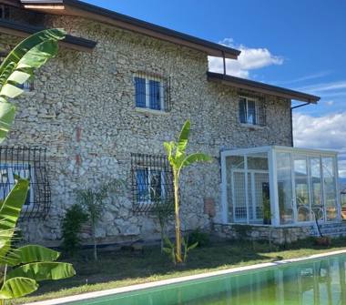 Rustico/Casale in vendita a Ruviano (Caserta), Via Costa Scopa 1