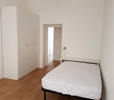 Affitto Stanza Singola a Milano, Zona Vercelli, Via Ercole Ferrario 6