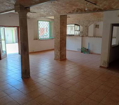 Magazzino in affitto a Reggio Emilia, Frazione Cadè-Gaida