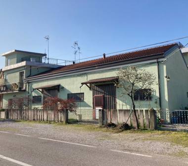 Laboratorio in vendita a Poggio Renatico, Frazione Gallo, Via gallo 3