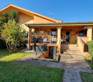 Villa in vendita a Roma, Zona Romanina, Via Del fosso di Fioranello 33