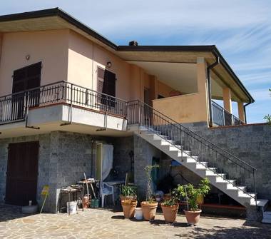 Porzione di casa in vendita a Monterosso al Mare (La Spezia), Piazza Cristoforo Colombo 5