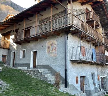 Casa indipendente in vendita a Sampeyre (Cuneo)