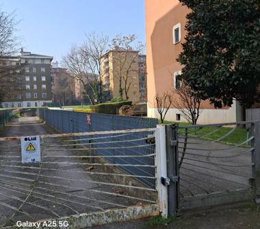 Box/Garage/Posto auto in vendita a Rozzano, Frazione Cassino Scanasio, Viale Campania 7