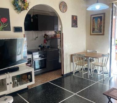 Trilocale in vendita a Varazze (Savona), Via Monte Grappa 34