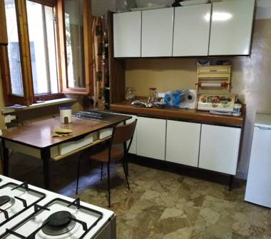 Casa indipendente in vendita a Poggio San Vicino (Macerata), Via Avenella 7