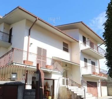 Villetta a schiera in vendita a Pizzoli (L'Aquila), Corso Sallustio 182