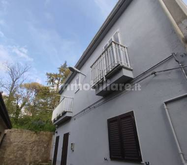 Casa indipendente in vendita a Genzano di Lucania (Potenza)