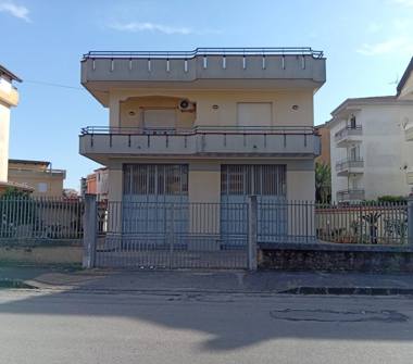 Casa indipendente in vendita a Aversa (Caserta), Via Antonio Malvasio 7