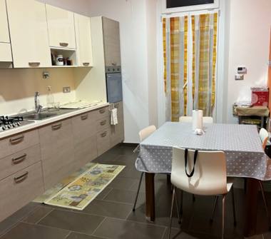Affitto Appartamento Vacanze a Torino, Zona Parella, Via Domodossola 62