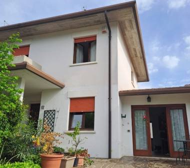 Villetta a schiera in affitto a Schio, Frazione Poleo, Via G. Snichelotto 18