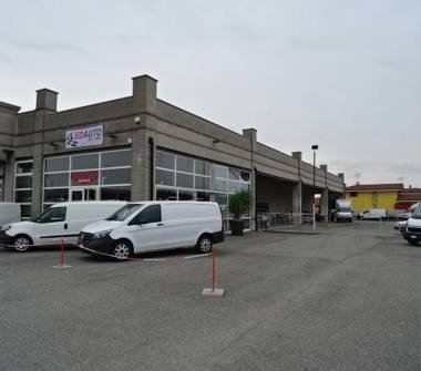 Showroom in affitto a Cigliano (Vercelli), Via Livorno 22