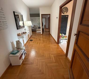 Quadrilocale in vendita a Figline e Incisa Valdarno (Firenze), Via Val d'Ossola 9