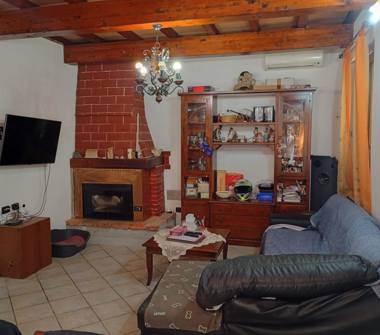 Casa indipendente in vendita a Luni, Frazione Casano