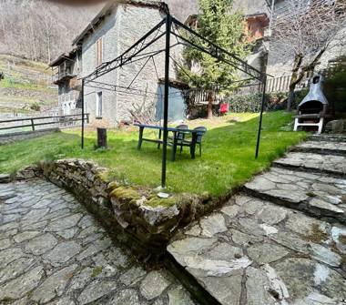 Casa indipendente in vendita a Spriana (Sondrio), Via Centro 3