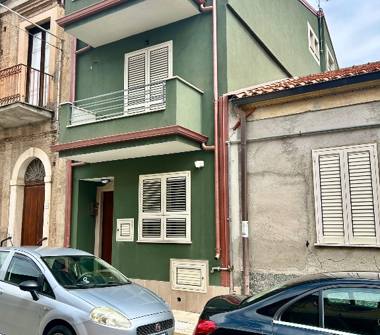 Casa indipendente in vendita a Siderno, Frazione Siderno Marina, Via Portosalvo 108