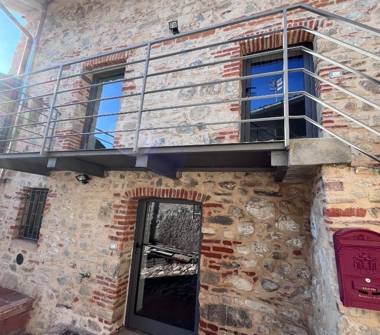Casa indipendente in affitto a Laveno-Mombello (Varese), Via Bostano 13a