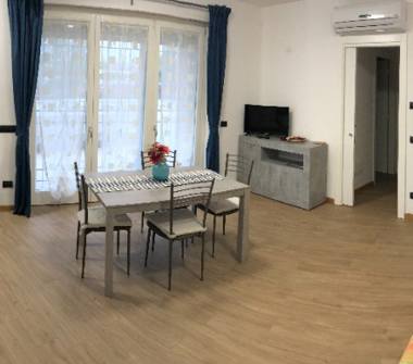 Trilocale in affitto a Roma, Zona Romanina, Via dei Monti Tiburtini 489