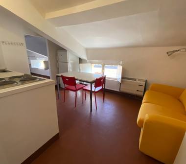 Mansarda in affitto a Modena, Zona Centro Storico, Via dei Servi 2
