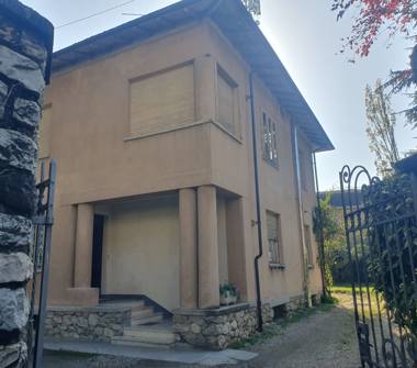 Casa indipendente in vendita a Dronero (Cuneo)
