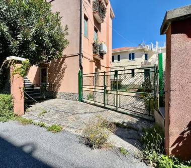 Trilocale in vendita a Albissola Marina (Savona), Via Brusco 1