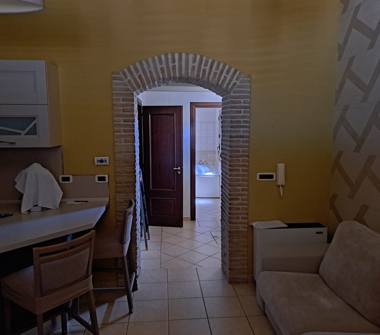 Casa indipendente in affitto a Regalbuto (Enna), Piazza Alaimo 8