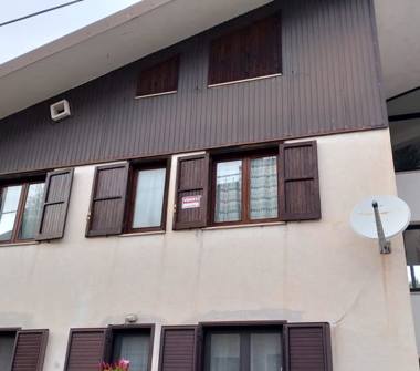 Trilocale in vendita a Spezzano della Sila, Frazione Camigliatello Silano, Via 1° Maggio 35