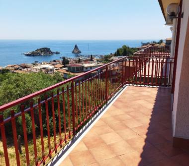 Trilocale in affitto a Aci Castello (Catania)
