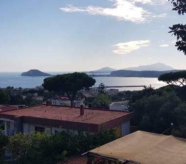 Attico in vendita a Pozzuoli (Napoli), Via Vecchia delle Vigne 11
