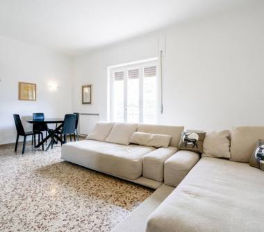 Appartamento in vendita a Pietrasanta (Lucca), Via Martiri di Sant'Anna 11