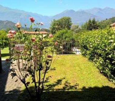 Villetta a schiera in affitto a Colico, Frazione Laghetto, Via Laghetto 24
