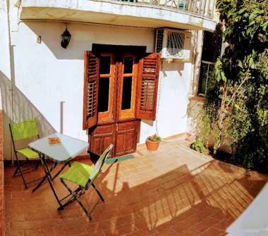 Affitto Casa Vacanze a Palermo, Zona Mondello, Via Mattei 15