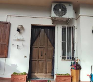 Casa indipendente in vendita a Montelabbate, Frazione Apsella