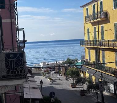 Bilocale in vendita a Alassio (Savona), Via Vittorio Veneto 72